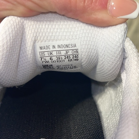 Addidas Shell Toe - Picture 7 of 7